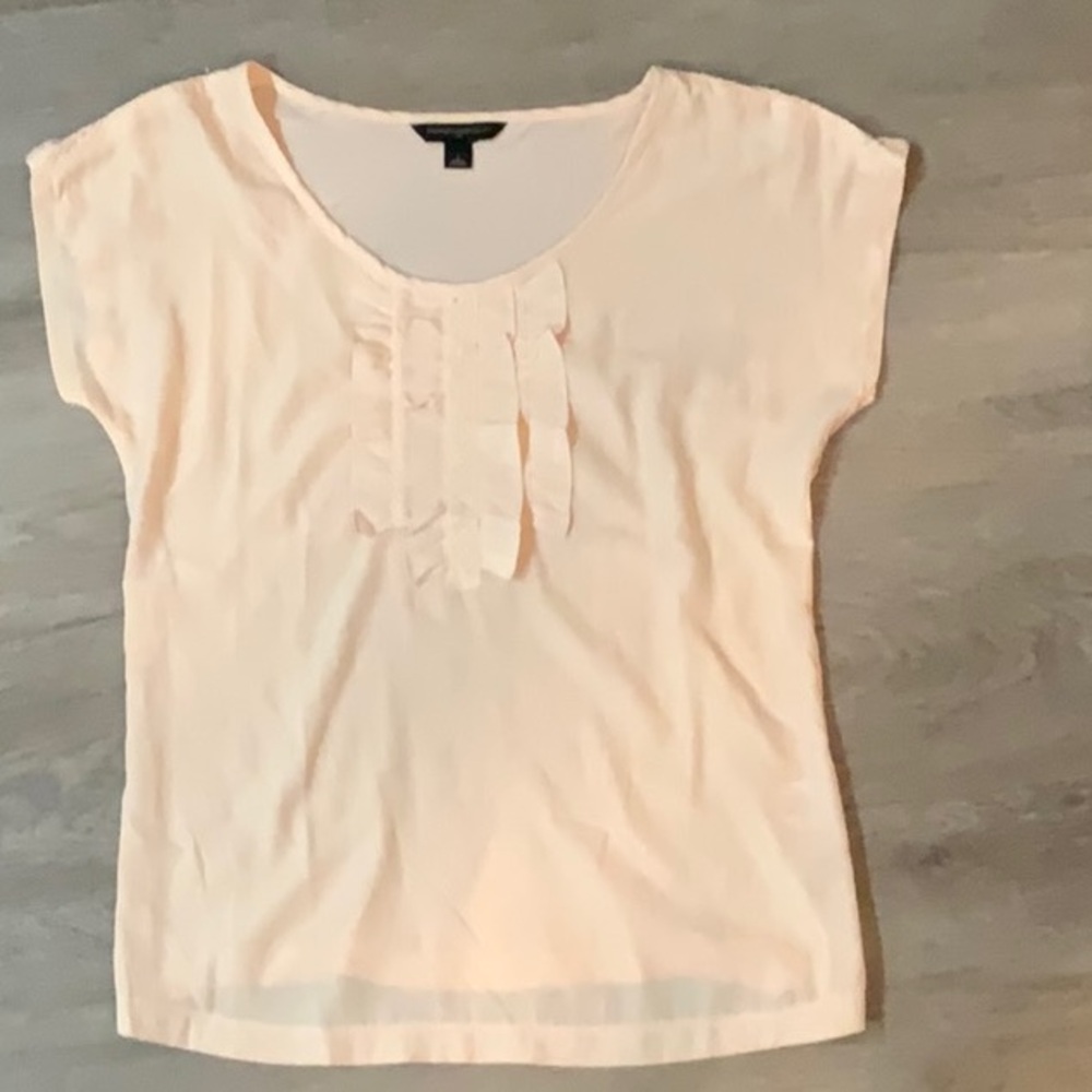Banana Republic Size Small Ladies Tshirt Light Pink - never worn!